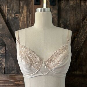 Wacoal nude lightly lined wired bra 85291 Sz-34C